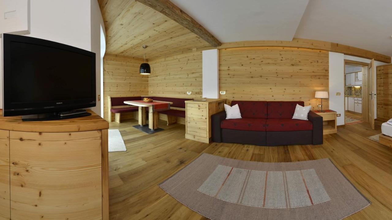 Garni Hotel Rosengarten B&B Selva di Val Gardena Zewnętrze zdjęcie