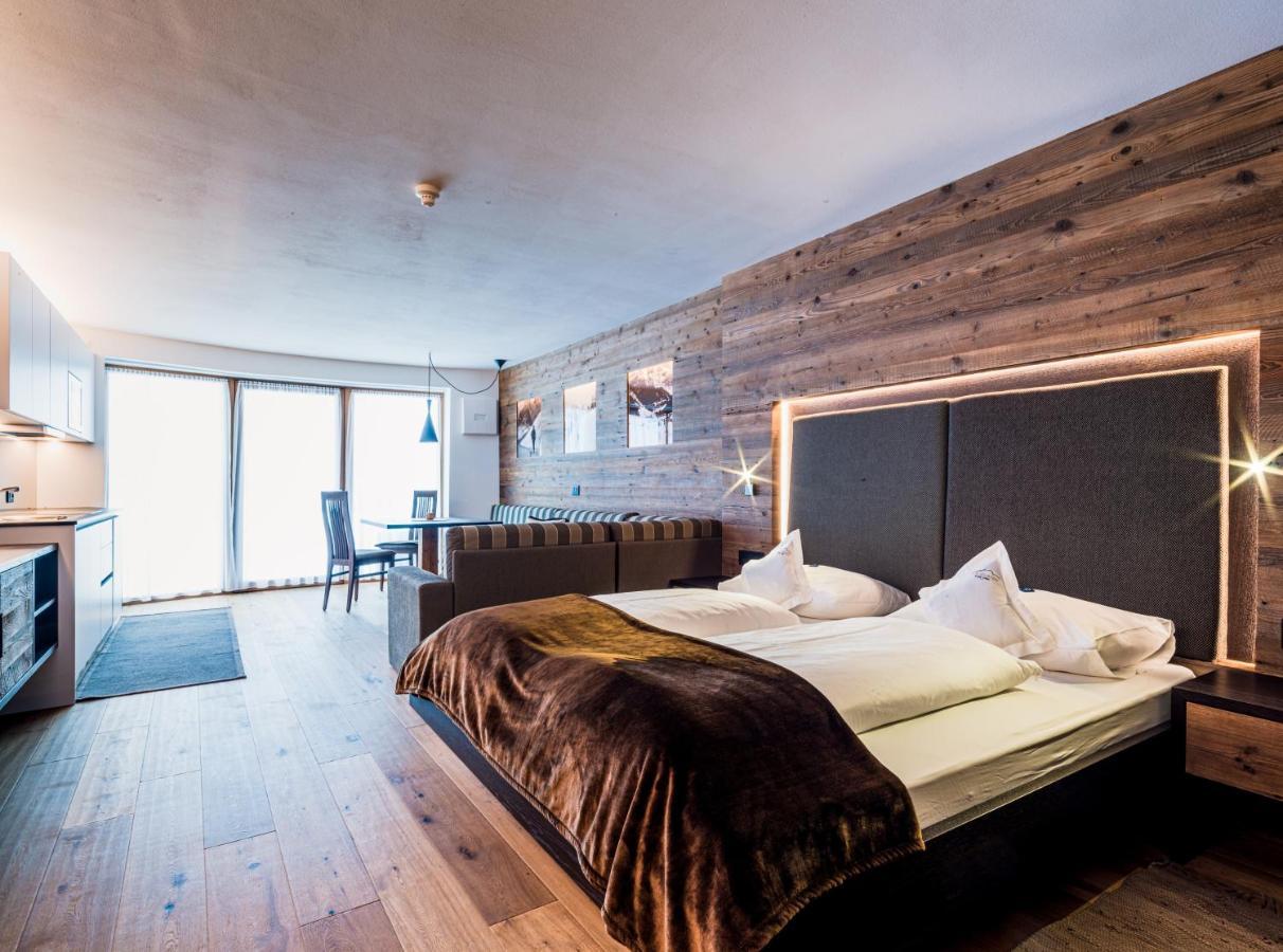 Garni Hotel Rosengarten B&B Selva di Val Gardena Zewnętrze zdjęcie
