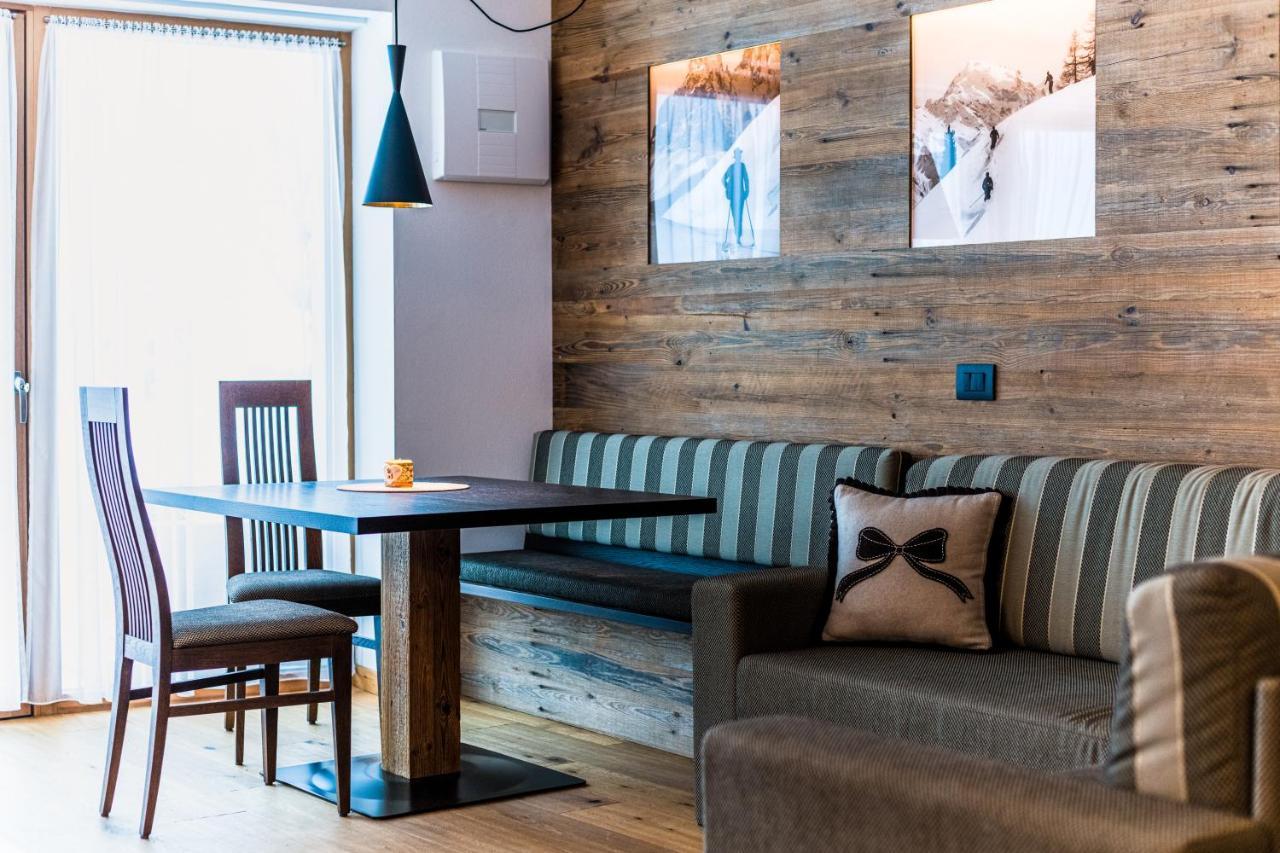 Garni Hotel Rosengarten B&B Selva di Val Gardena Zewnętrze zdjęcie