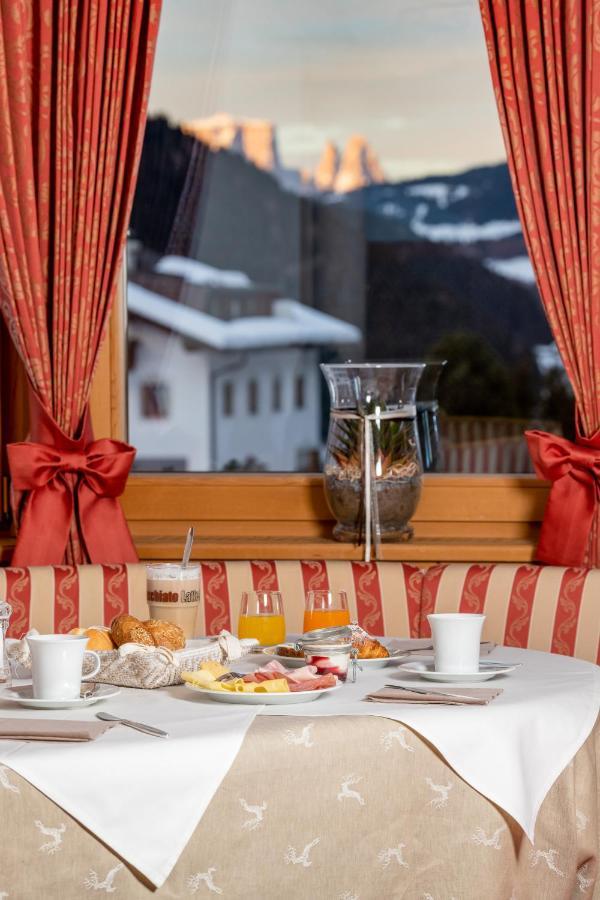 Garni Hotel Rosengarten B&B Selva di Val Gardena Zewnętrze zdjęcie