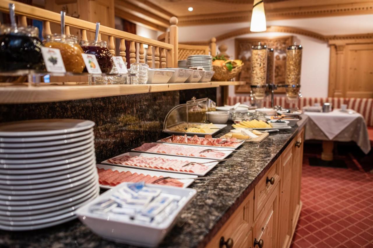 Garni Hotel Rosengarten B&B Selva di Val Gardena Zewnętrze zdjęcie