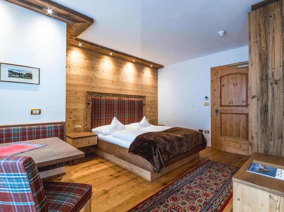 Garni Hotel Rosengarten B&B Selva di Val Gardena Zewnętrze zdjęcie