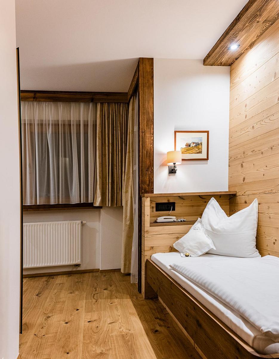 Garni Hotel Rosengarten B&B Selva di Val Gardena Zewnętrze zdjęcie