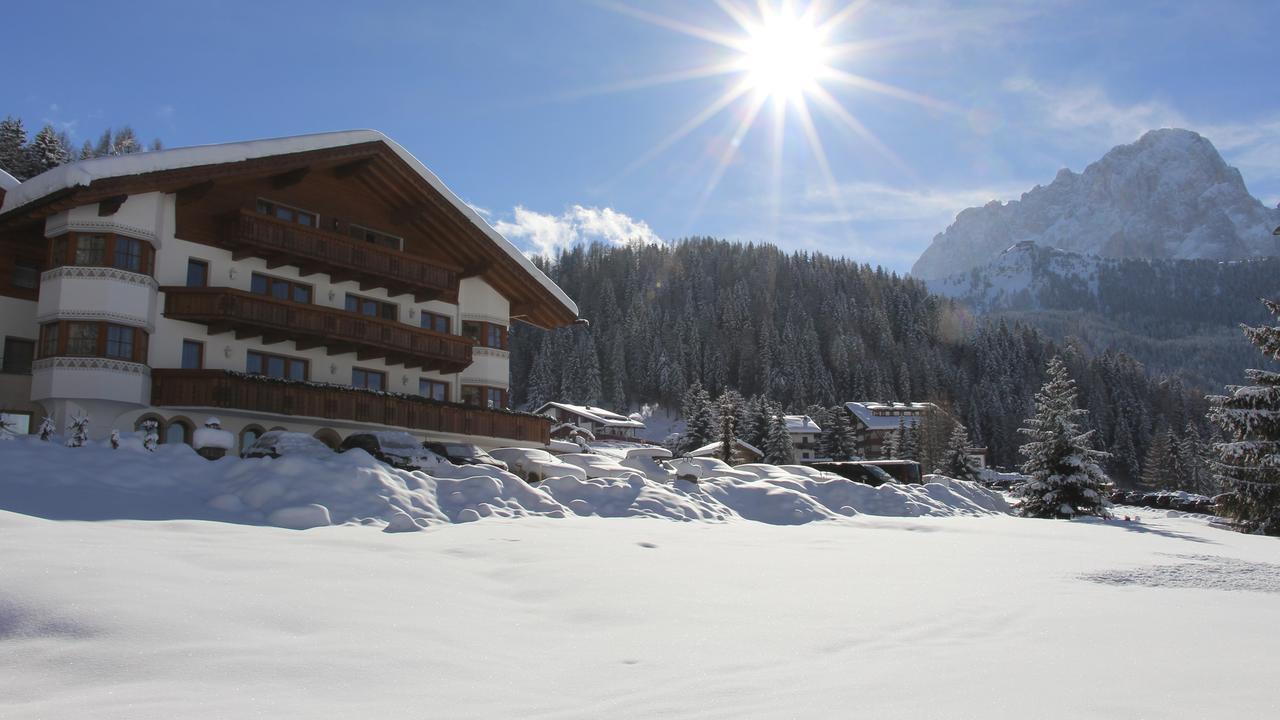 Garni Hotel Rosengarten B&B Selva di Val Gardena Zewnętrze zdjęcie