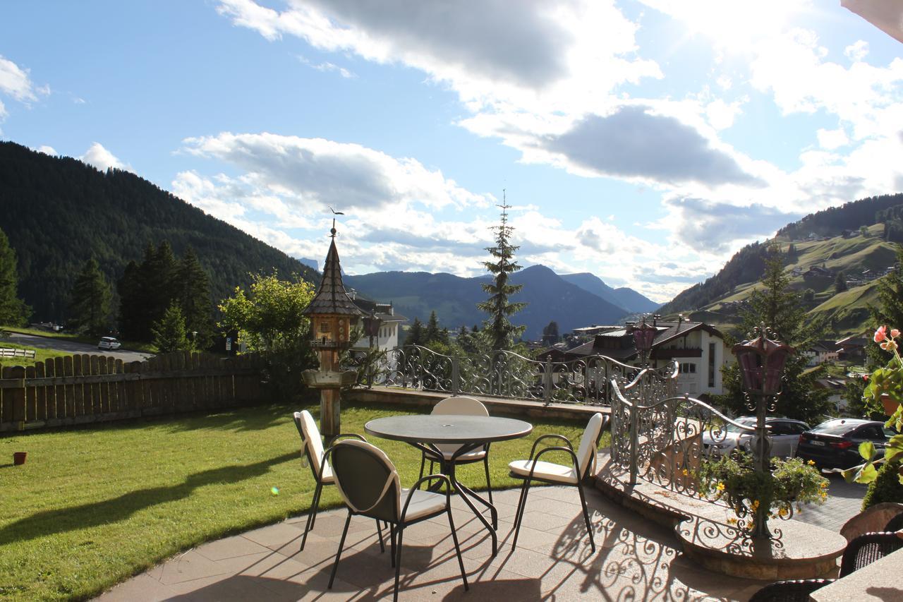 Garni Hotel Rosengarten B&B Selva di Val Gardena Zewnętrze zdjęcie