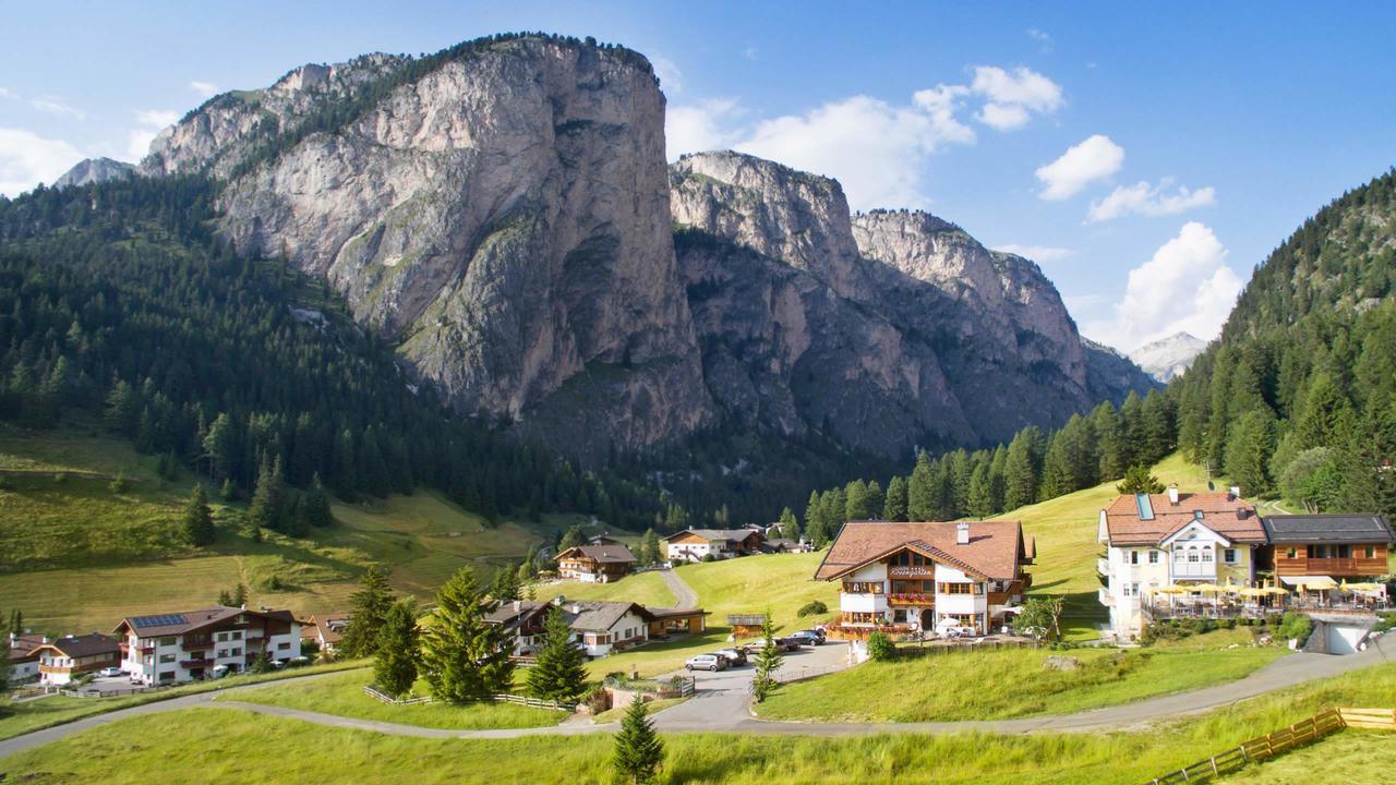 Garni Hotel Rosengarten B&B Selva di Val Gardena Zewnętrze zdjęcie
